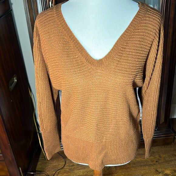 NWT MADISON & Hudson Lightweight Brown Sweater Large. WT216 - Picture 1 of 6